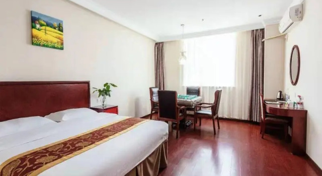 Номер Standard с видом на город GreenTree Inn Shanghai Changxing Island Yuansha Business Hotel