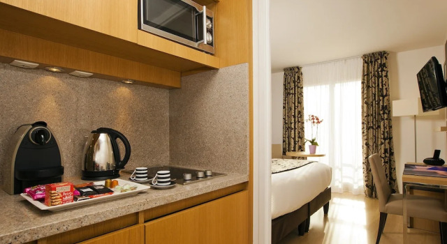 Апартаменты Standard Residhome Apparthotel Paris Massy