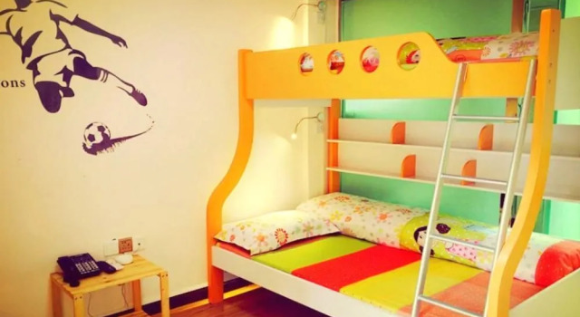 Luguhu Crazy Bird Youth Hostel, Buchen Sie Hostel Luguhu China