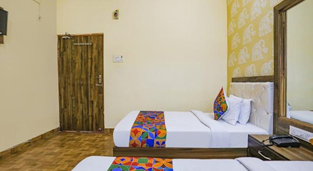 Fabhotel Shivam Palace