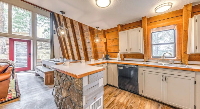 Коттедж Cozy Ruidoso Cabin Rental w/ Private Hot Tub