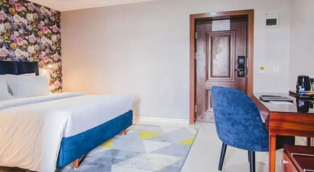 Номер Classic White Stones Hotel