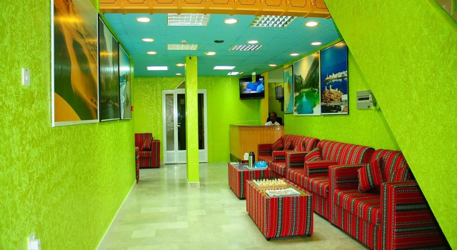 Sur Hotel, Buchen Sie Hotel Hotels in Al Sharqiyah mit Frühstück, Frühstück