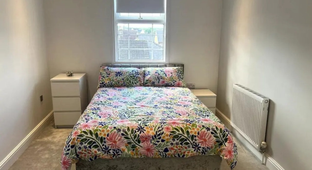 3 Bedroom House in London - Private Garage - Wi-fi, Забронировать Отель Отели Англии 3 звезды, 3*
