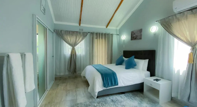 Двухместный номер Standard с видом на бассейн Kv Luxury Guest House