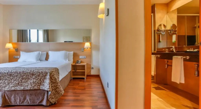 Трёхместный номер Standard Hotel Desitges