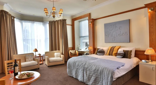 Номер Executive Woodlands Hotel, BW Signature Collection
