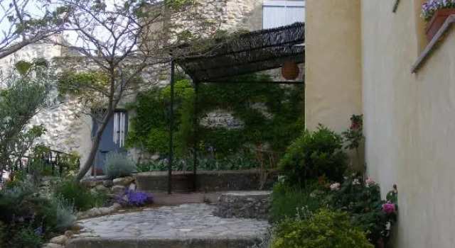 Grand Studio en Drôme Provencale, Забронировать Апартаменты/квартира Апартаменты Drôme Provençale, Апартаменты/квартира