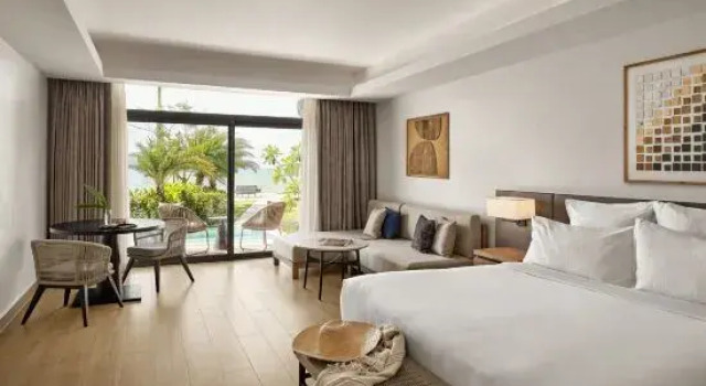 Двухместный полулюкс Crowne Plaza Fiji Nadi Bay Resort & Spa by IHG
