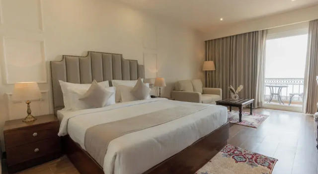 Двухместный номер Luxury с балконом и с видом на город The Belvedere Kasauli