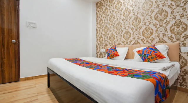 Номер Deluxe Fabhotel Paramount