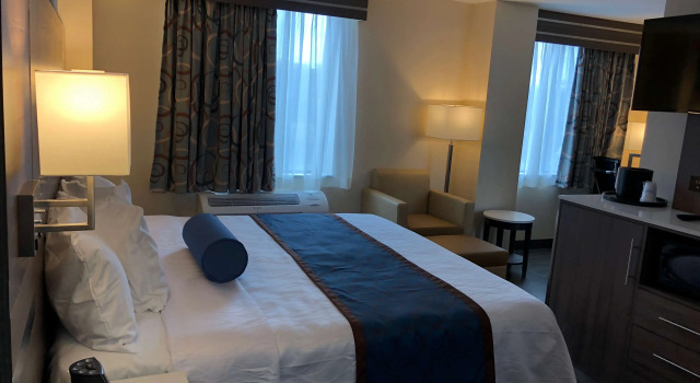 Двухместный номер Standard с видом на реку Best Western Plus Stadium Inn