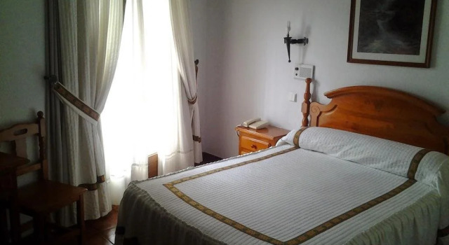Hotel Ruiz ® - Mejor Precio Garantizado, Rezervovat Hotel Canamero 