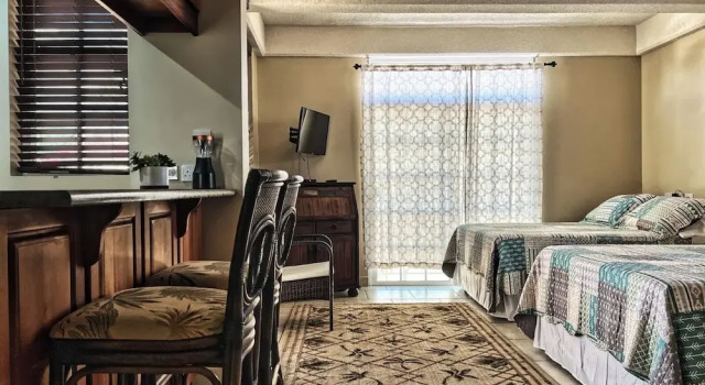 Timbos Apartelle, Book Apartment Hotels in Roseau with Parking, Parking