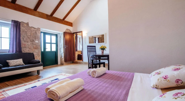 Lovely Holiday Home With Private Infinity Pool