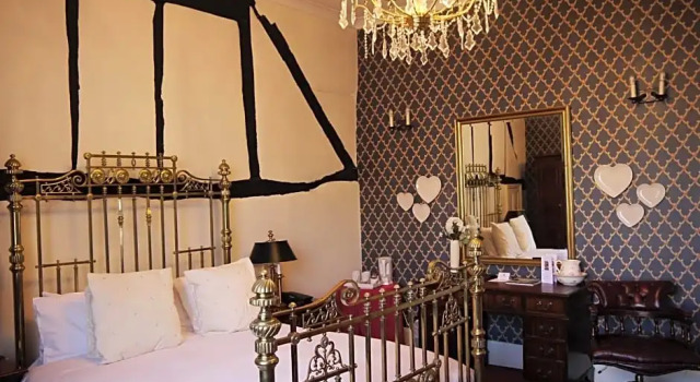 Номер Executive The Bell Hotel