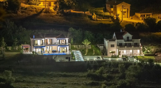 Apartman Nada, Buchen Sie Ferienwohnung Hotels in Gespanschaft Split-Dalmatien mit Pool, Schwimmbad