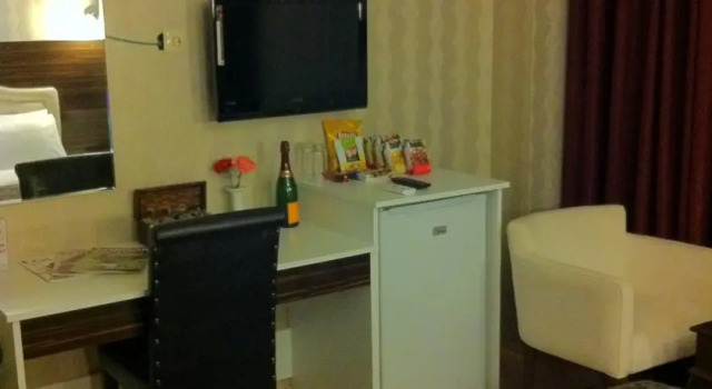 Envoy Hotel