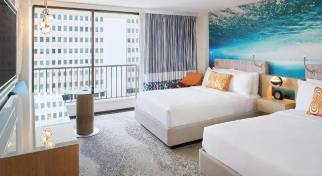 Четырёхместный номер Waikiki View OUTRIGGER Waikiki Beachcomber Hotel
