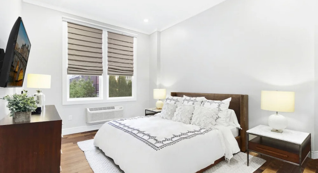 Апартаменты Luxury Hotel Suites at Vanderbilt
