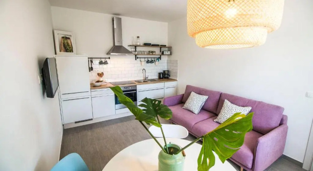 Apartment Sur la plage, Varaa Huoneisto Hotellit Strožanac pysäköinnillä, Pysäköinti