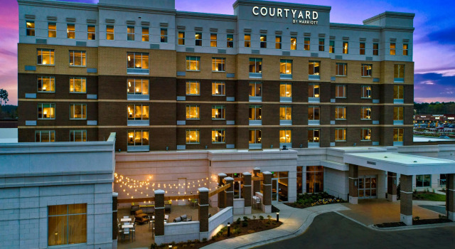 Courtyard by Marriott Raleigh Cary/Parkside Town Commons, Забронировать Отель Кэри Raleigh-Durham Metropolitan Area