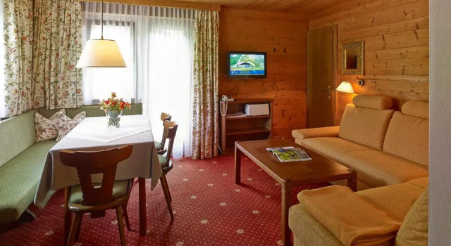Appartementhaus Holiday, Забронировать Отель Лех Lech - Zürs, рядом с Горнолыжный подъемник Шлегелькопфбан