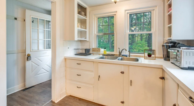 Near Beach: Coastal Maine Getaway w/ Yard, Buchen Sie Ferienhaus North Berwick Maine