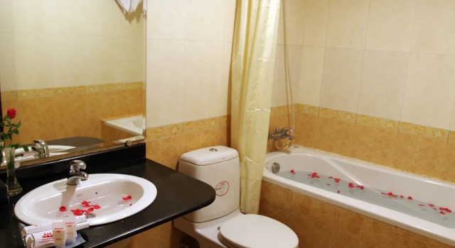Четырёхместный номер Superior Phoenix Legend Hotel Hanoi