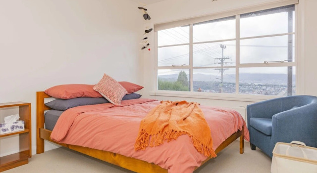 Lofty Views - City Stunner, Book Hotel West Hobart Tasmania
