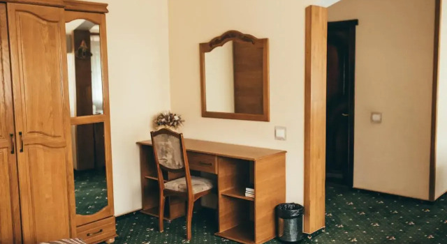Lyube, Varaa Hotelli Khmelʼnytsʼkyy Khmelnitskiy