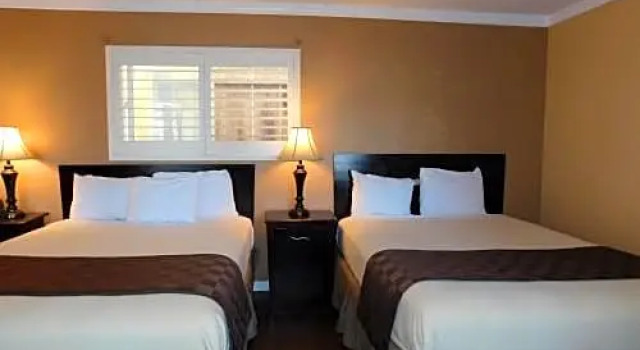 Четырёхместный номер Standard Travelodge Morro Bay