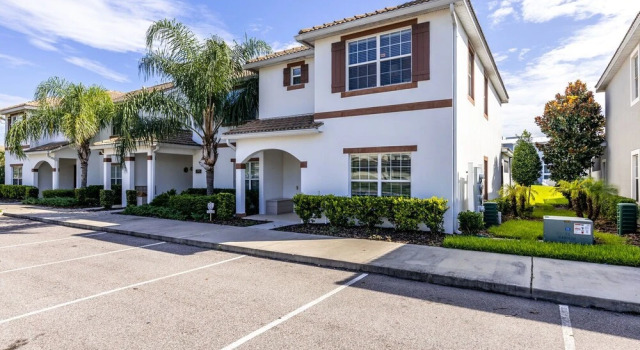 Cozzy home 5Bdr 5Bath with Pvt Pool and close to Disney parks