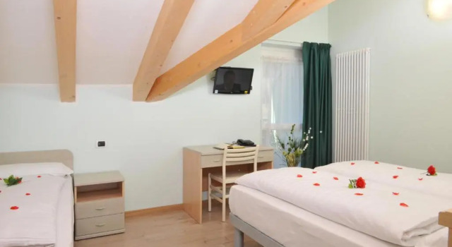 Трёхместный номер Standard с балконом Hotel Garnì Maria