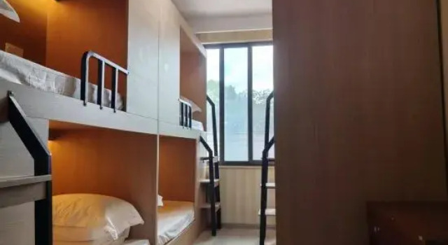 Кровать в общем номере (женский номер) Rlan Boutique Hotel
