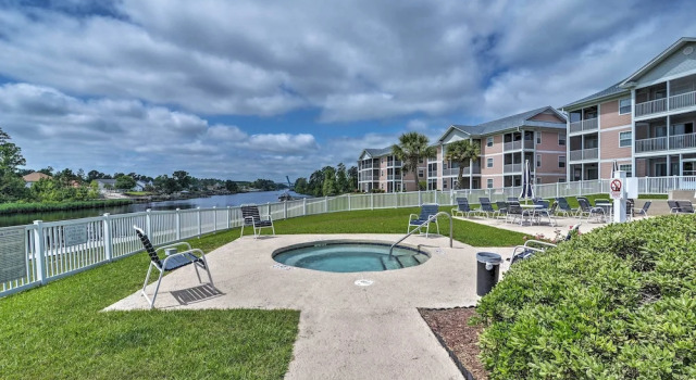 Resort Amenity Access: Chic Myrtle Beach Condo!, Забронировать Курортный отель Отели Южной Каролины 3 звезды, 3*
