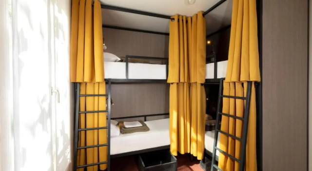 Кровать в общем номере (женский номер) City Inn Paris