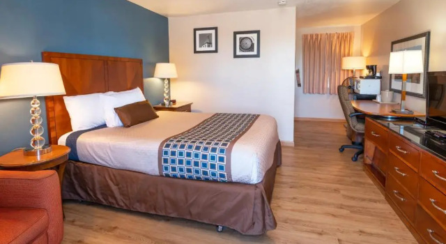 Номер Standard Riviera Inn