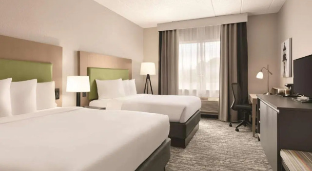 Четырёхместный люкс Country Inn & Suites by Radisson, Port Clinton, OH