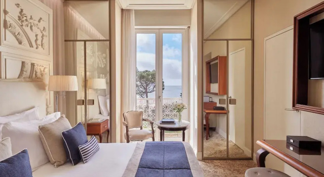 Двухместный номер Deluxe с видом на море Hôtel Barrière Le Royal La Baule
