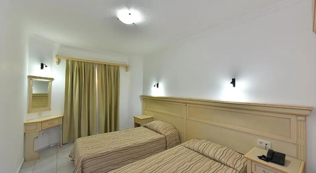 Апартаменты Tropicana Beach