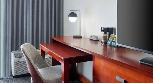 Четырёхместный номер Standard Courtyard by Marriott Fort Lauderdale City of Plantation
