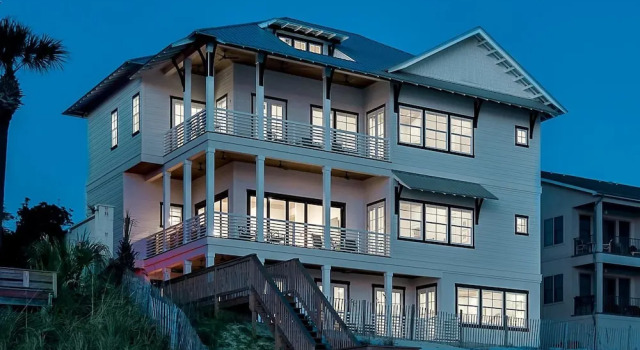 Коттедж The Pelagic Blue 7 Bedroom Holiday Home by Five Star Properties