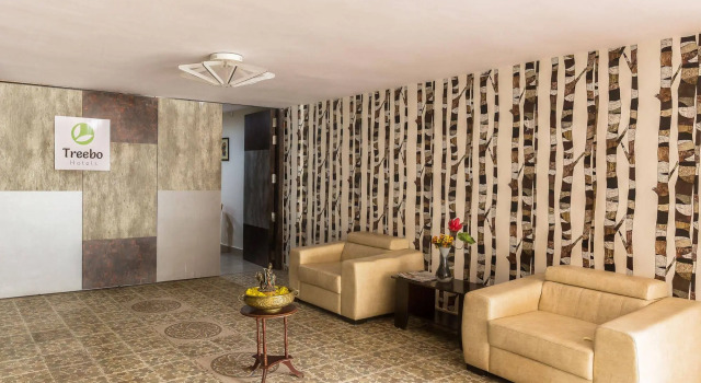 Treebo Srico, Banjara Hills, Забронировать Отель Отели Банджара-Хиллз с парковкой, Парковка