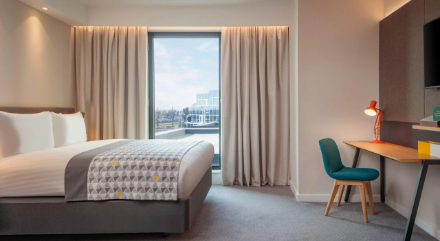 Holiday Inn London Heathrow - Bath Road by IHG