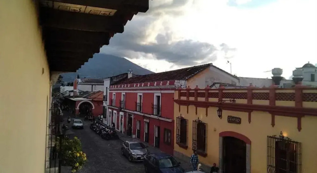 Casa Del Arco Antigua, Book Hotel Hotels in Zacatepeques with Parking, Parking