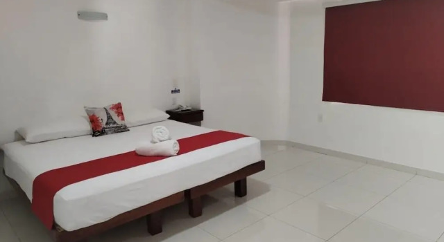 Hotel Cermar Plaza, Rezerwuj Hotel La Barca Jalisco