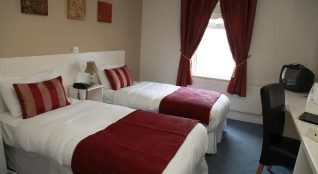 Dalton Inn Hotel, Buchen Sie Hotel Claremorris Mayo