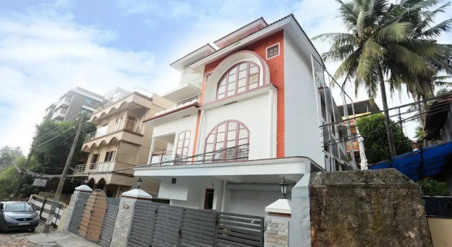 Babuji's Home by OYO Rooms, Забронировать Отель Тируванантапурам штат Керала