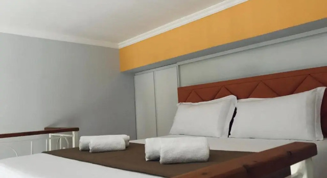 Студия Crown Deluxe Apartments